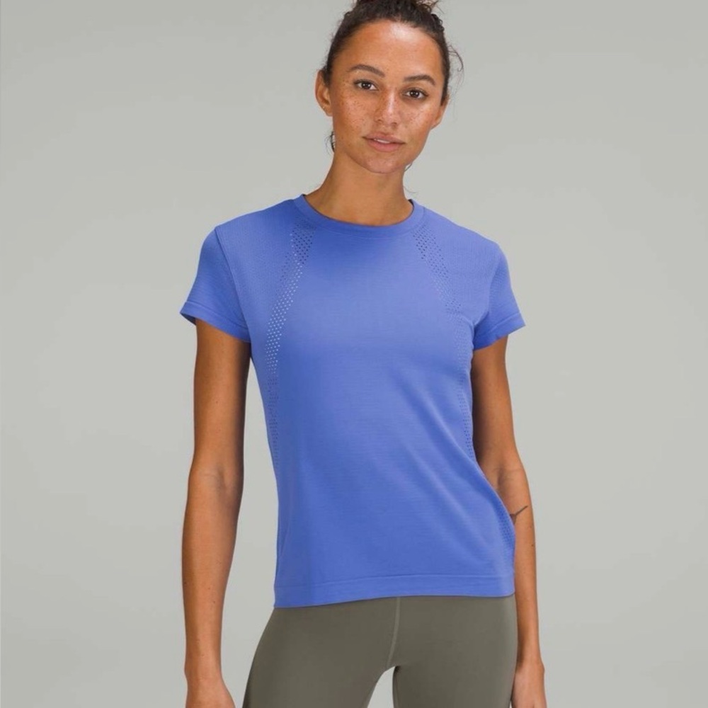 Lululemon Train to Be Short-Sleeve Shirt
(Wild Indigo)